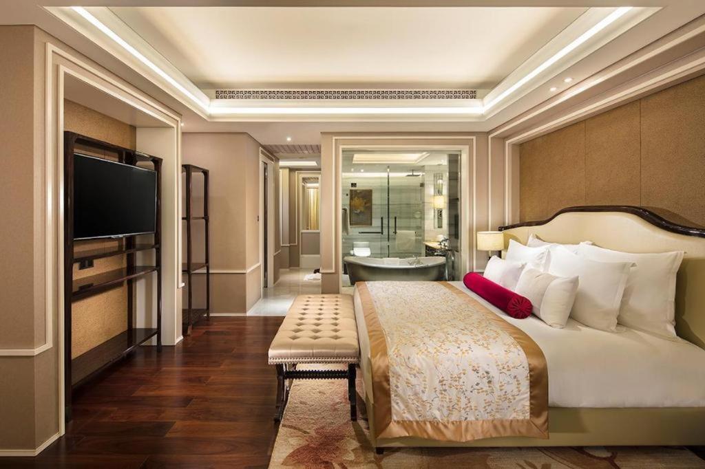 Grand Bay Hotel Beijing Xiaotangzhuang Экстерьер фото